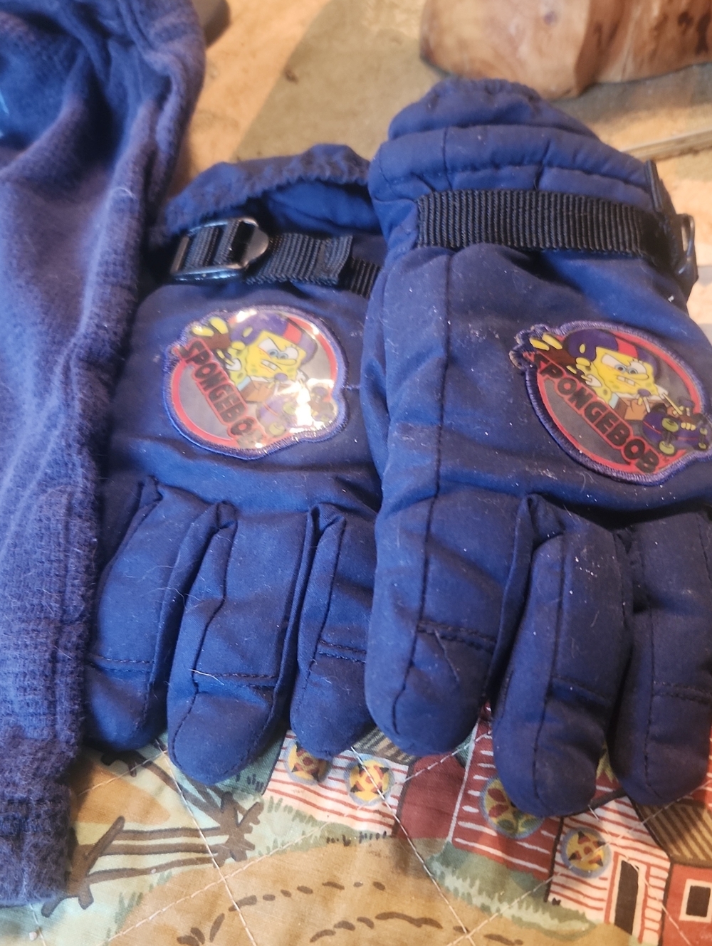 Kids Navy Winter Gloves with Adjustable Strap Med/lg